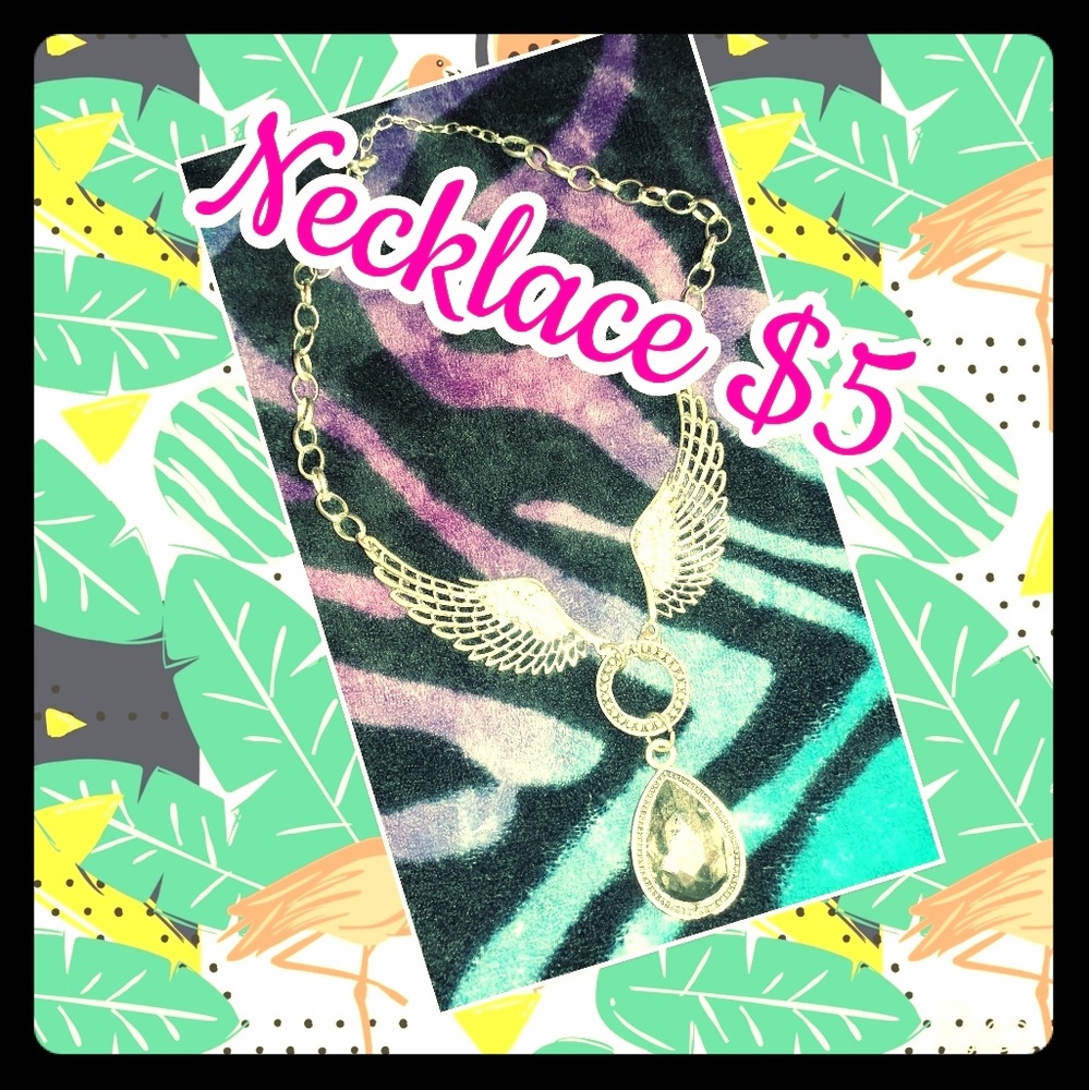 Cute Wing Necklace with pendant.